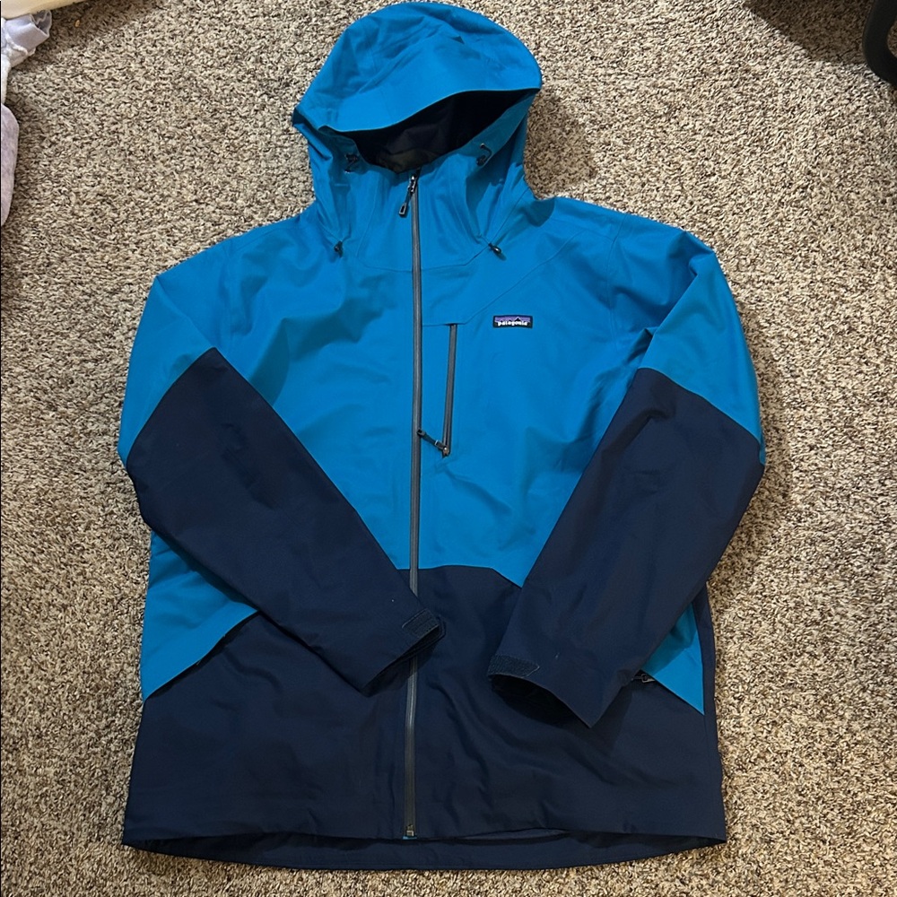 Patagonia Men's Teal and Navy Waterproof Shell
